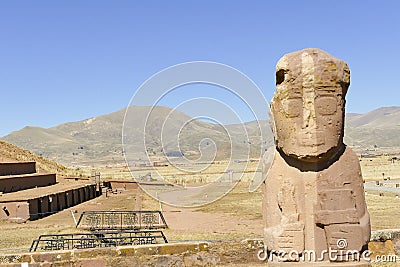 The 2000 year old archway at the Pre-Inca site of Tiwanaku near La Paz in Bolivia. Stock Photo