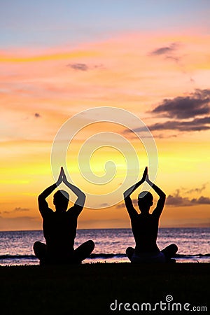 https://thumbs.dreamstime.com/x/yoga-meditation-silhouettes-people-sunset-silhouette-couple-practicing-sitting-beach-lotus-32562679.jpg