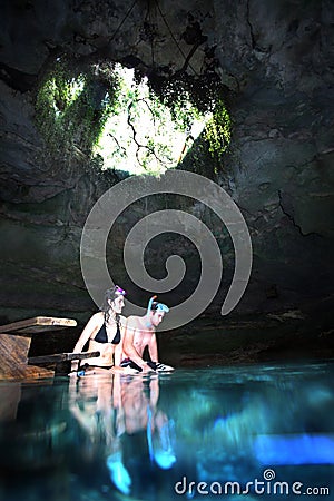 Young Couple - Snorkel Devils Den Editorial Stock Photo