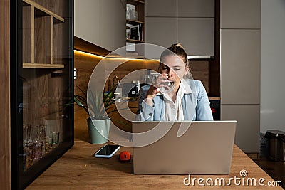 Young woman health care worker psychologist and psychotherapist talking online on web conference video call about how to reduce Stock Photo