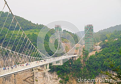 Zhangjiajie's National Forest Park The Grand Canyon of Zhangjiajie skywalk Glass-bottom Bridge Editorial Stock Photo