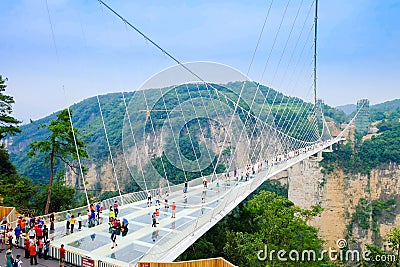 Zhangjiajie's National Forest Park The Grand Canyon of Zhangjiajie skywalk Glass-bottom Bridge Editorial Stock Photo