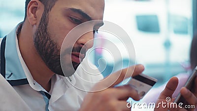 Покупать онлайн с smartphone онлайн Современный образ жизни, технологии легкая покупка акции видеоматериалы Покупать онлайн с smartphone онлайн Современный образ жизни, технологии легкая покупка акции видеоматериалы