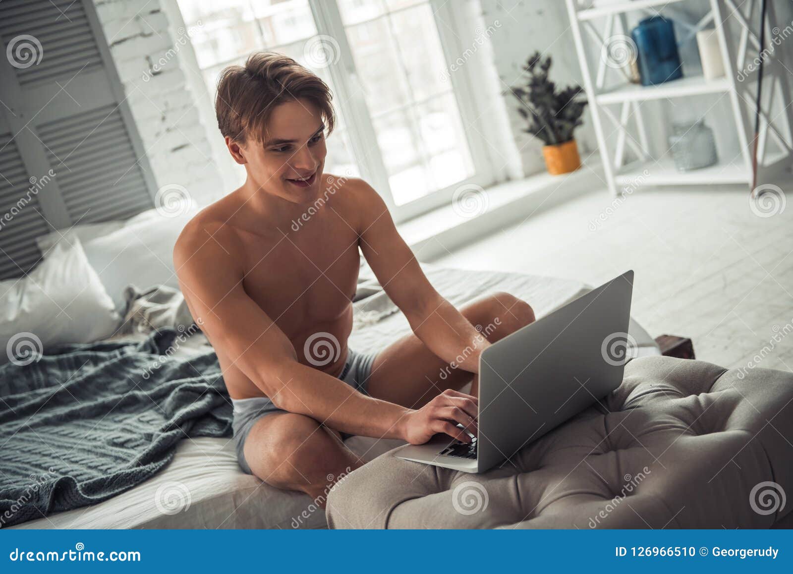 Male Webcam Modeling