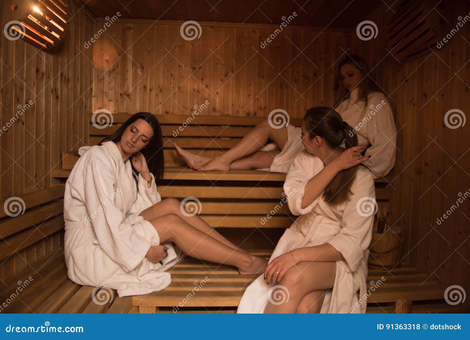 женская баня. камера в бане. видеокамера в сауне. советские женщины в бане. поставил камеру в бане.