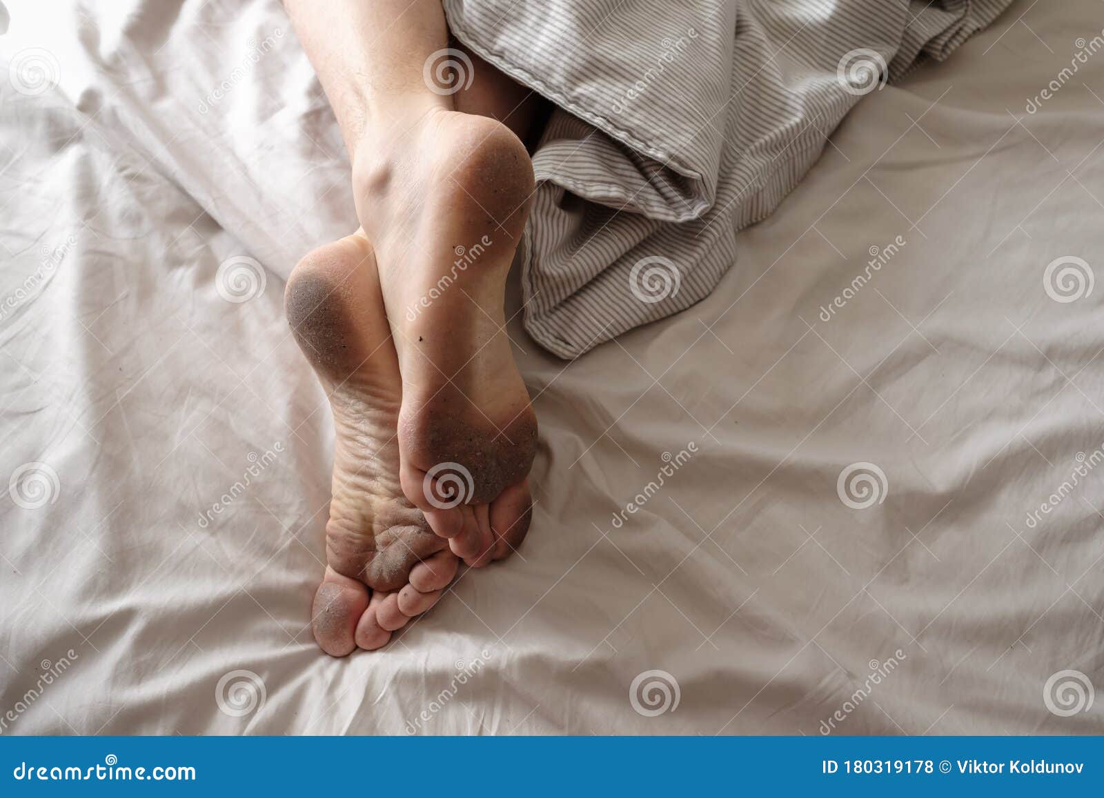 джексон макголдрик. приснились ногти обстриженные. кокон фантастика арт. чужой 1979 сцена коконы brett. к чему снится стричь ногти.