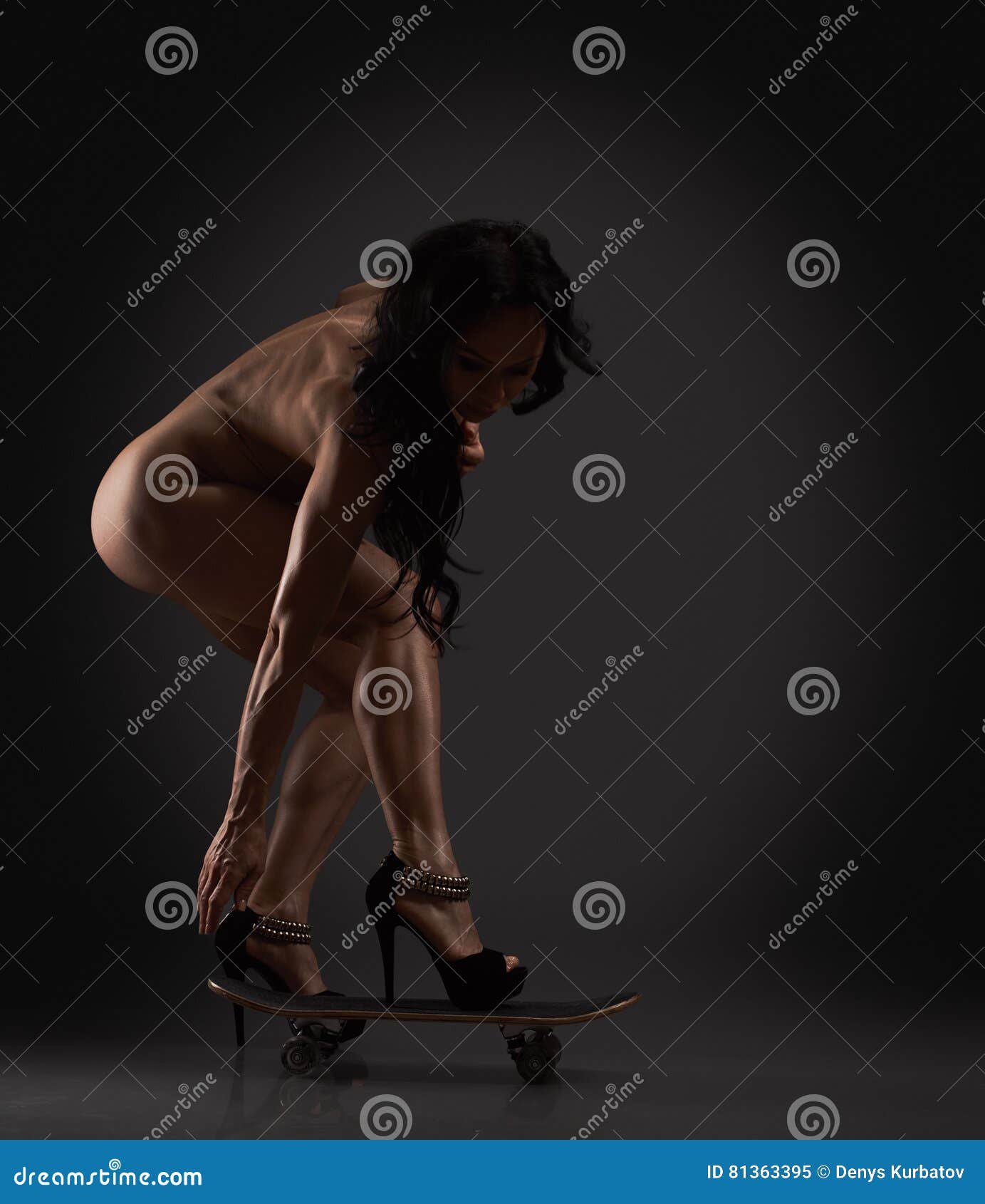 Nude Skater Girl