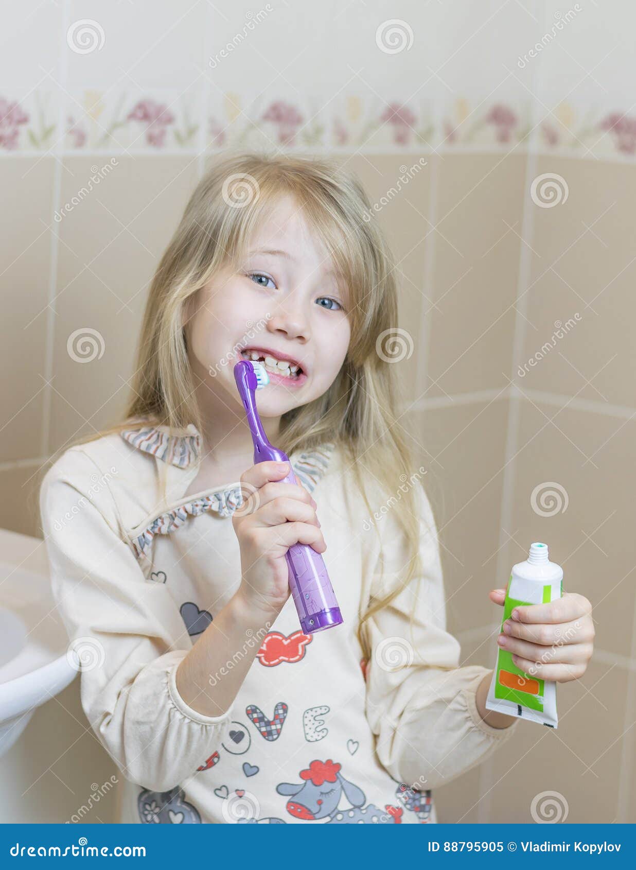 Tooth Brush In Pussy