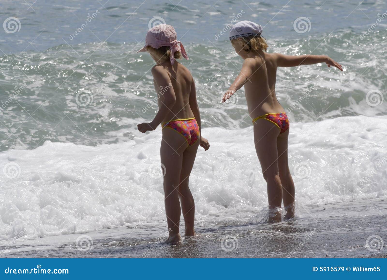 фото детей на голом пляже фото 24