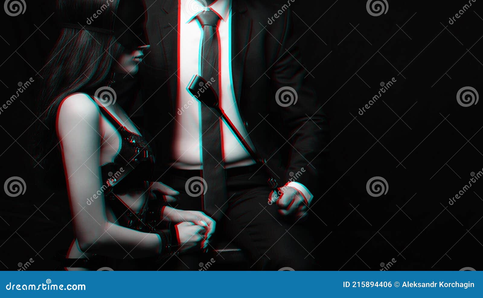 Интим Фото Девушки С Плеткой В Зубах