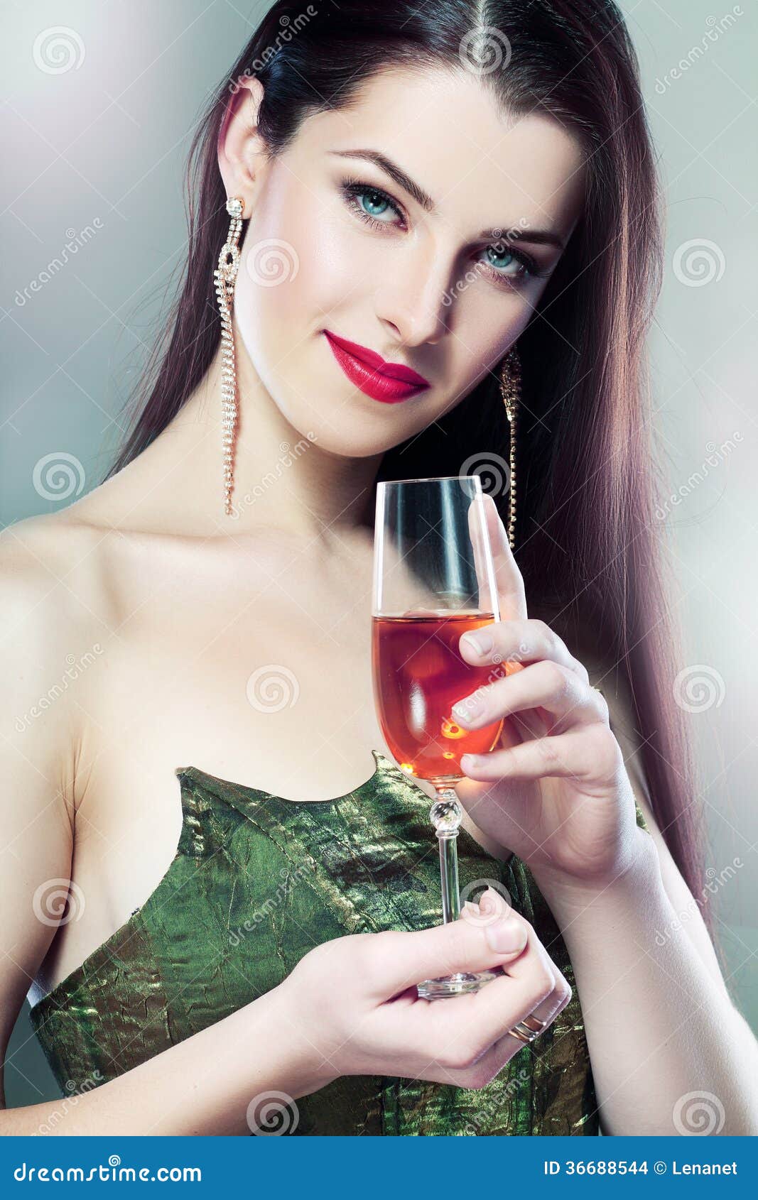 Carlotta Champagne Forum