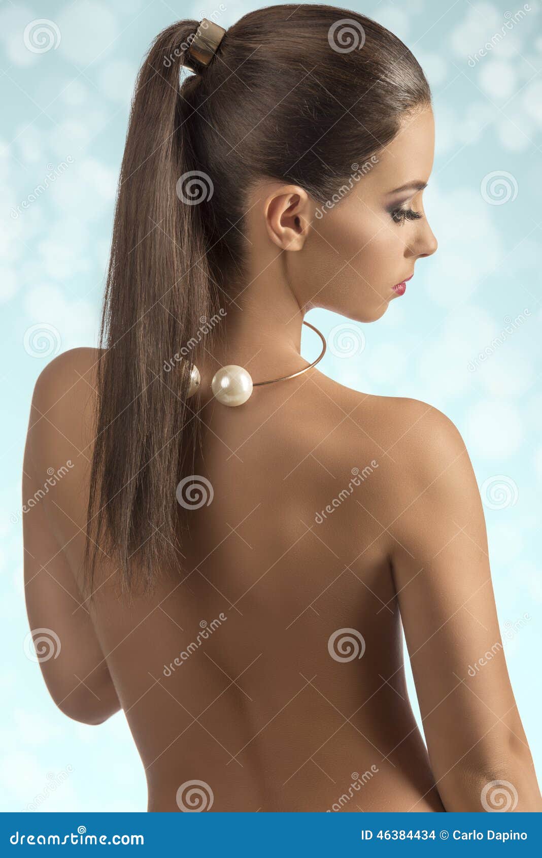 Ponytail Nude
