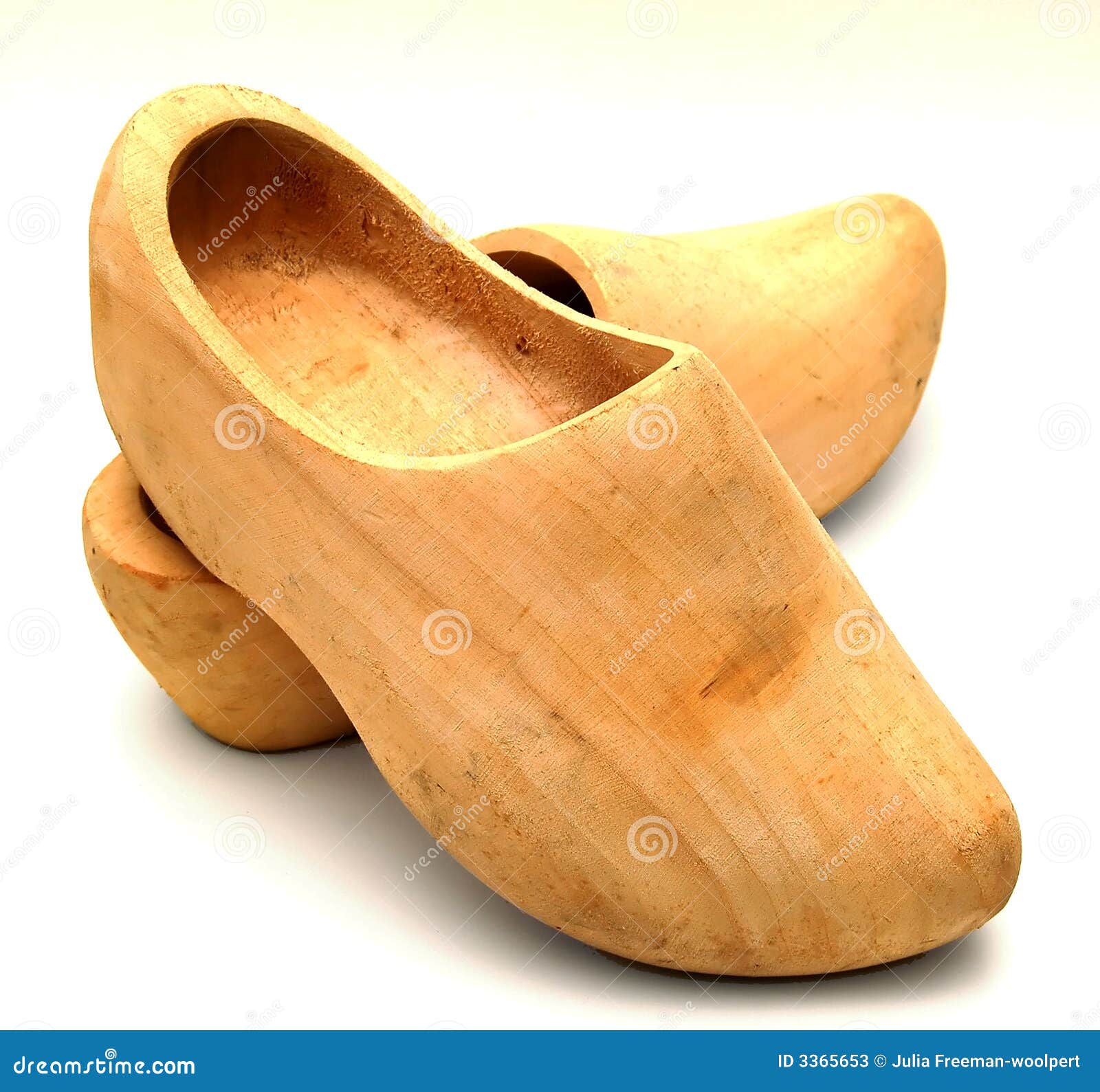 Нидерланды кломпены. Голландские кломпы деревянные. Голландские деревянные башмаки. Кломпы 17 век. Башмаки выдолбленные из дерева.