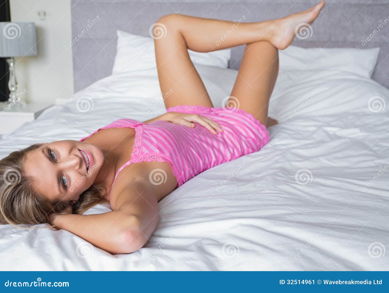 Виктория пичкурова на кровати. Юные девочки в постели. Маргарита вайт модель. Юные девочки в постели. Юные девочки в постели.