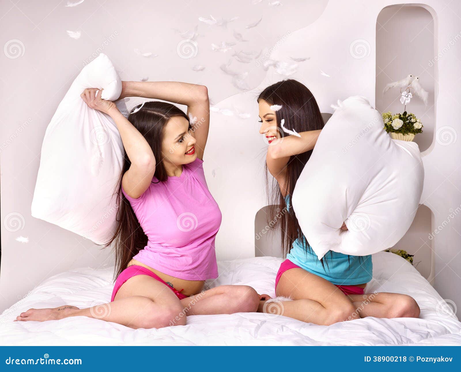 Nude Pillow Fight