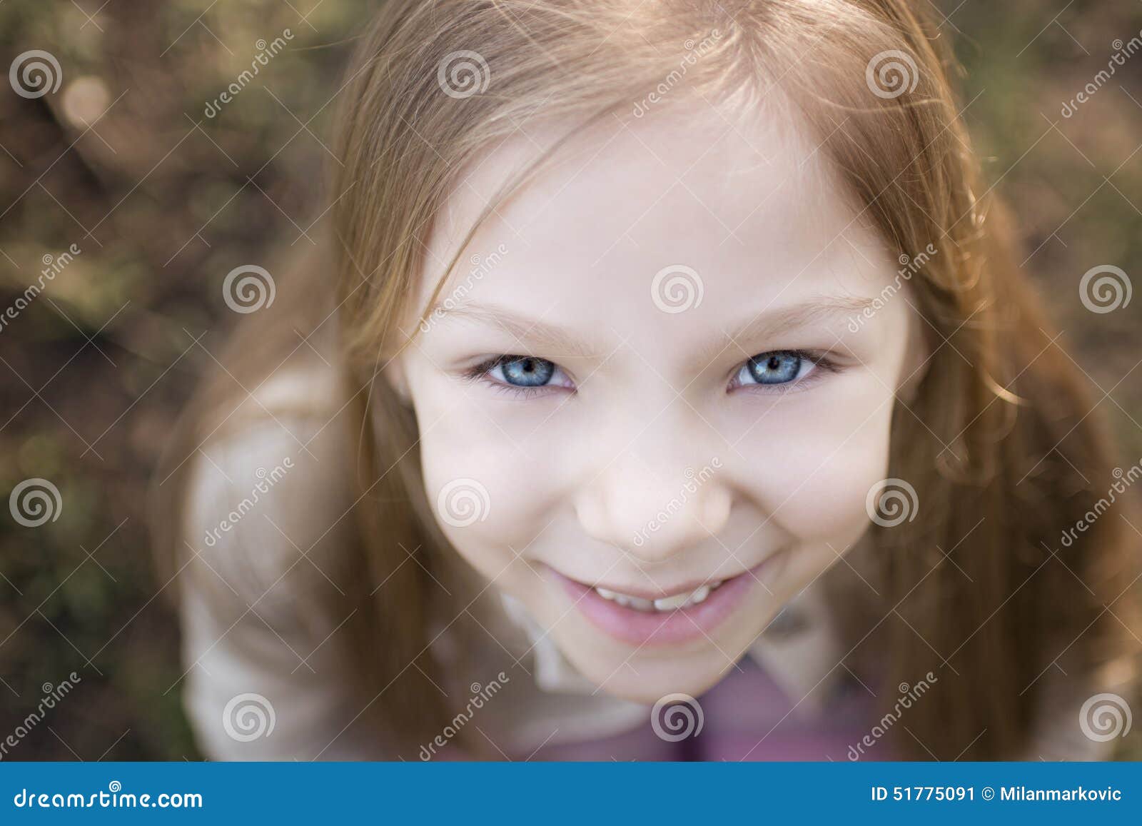 Конченая дочь. Конченая дочь. Маленькая девочка слюнки. Kid condom во рту. Лицо в майонезе у ребенка.