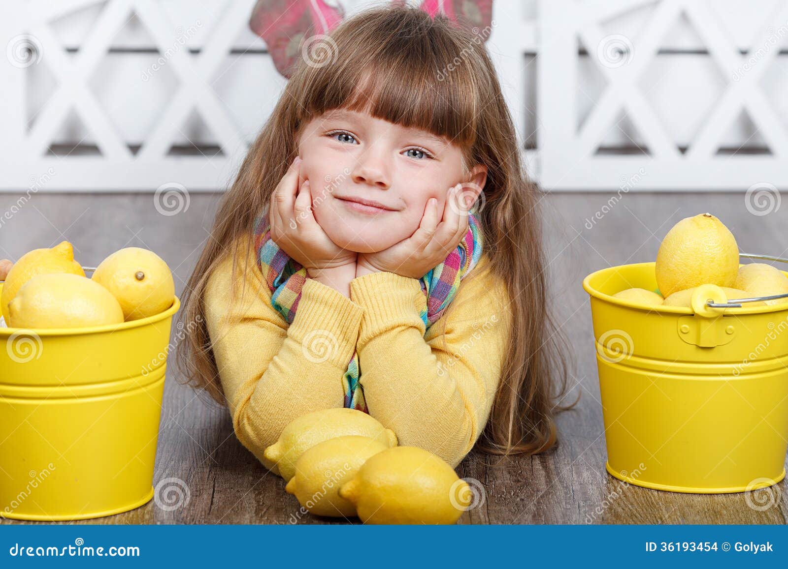 Girlwithyellowspoon