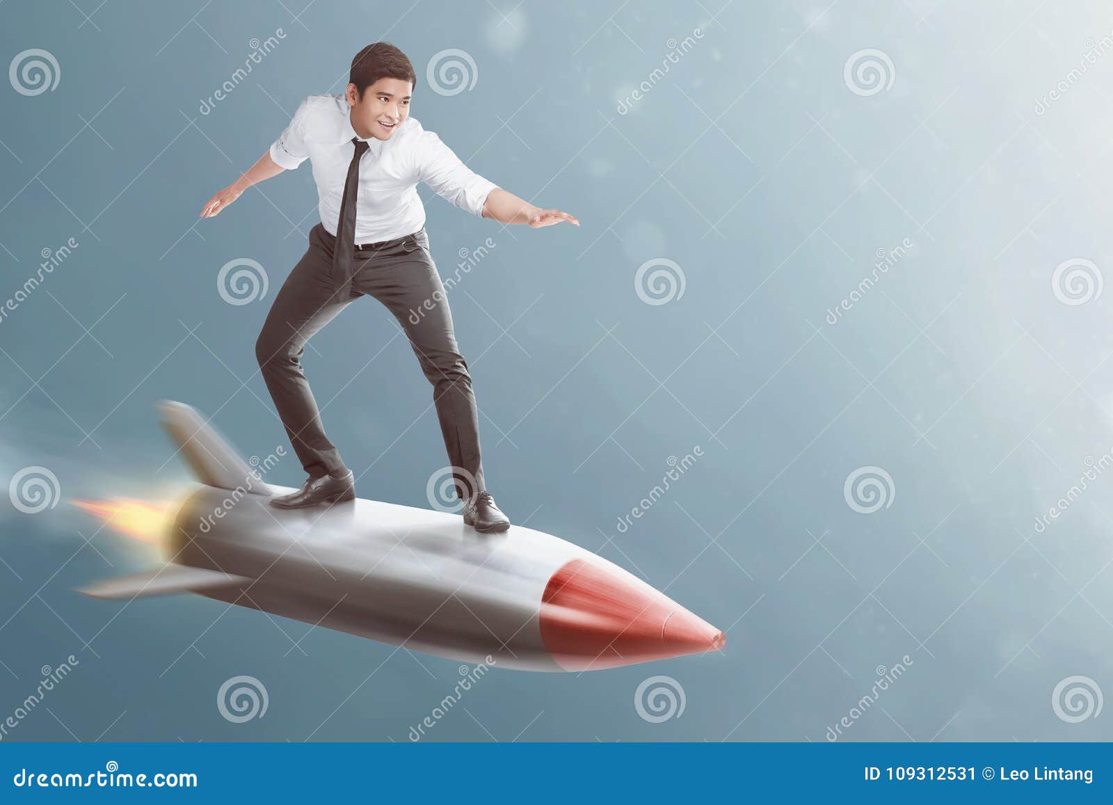 бизнесмен на ракете. человек-ракета фильм. комедия человек ракета. Rocketman фильм 1990. человек ракета.