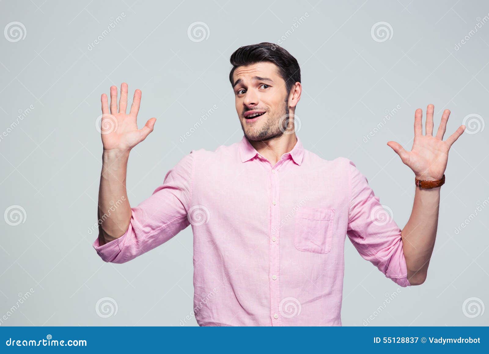 Мужчина с поднятой рукой. Женская рука показывает класс. Девушка с распахнутыми руками. Правая рука вверх. Ф поднимаю руки.