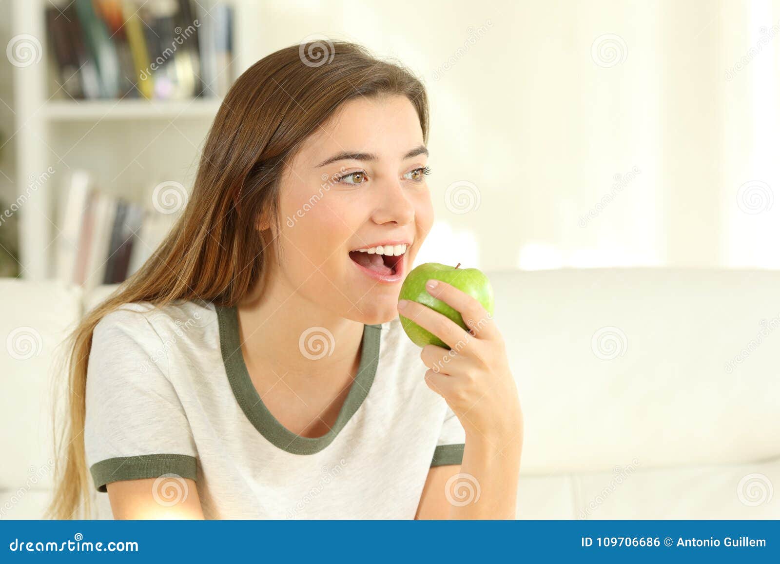 Eating Teen Pussy