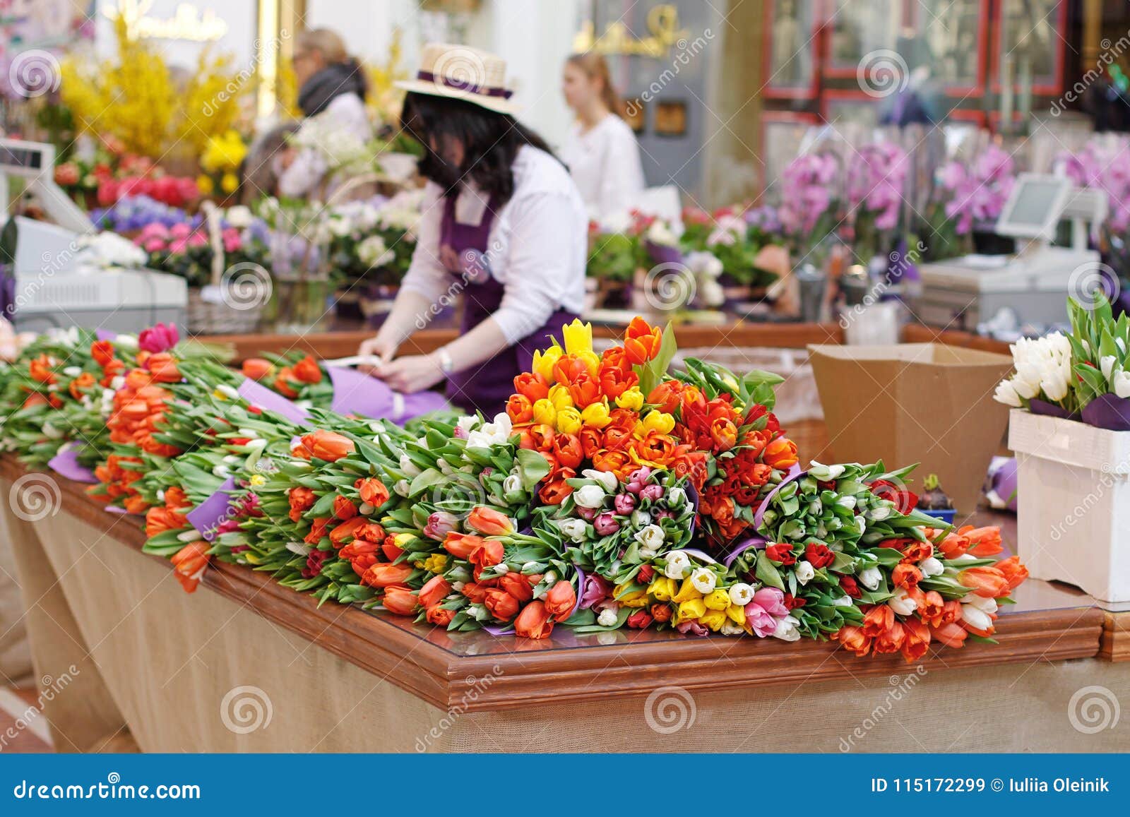 Купить Тюльпаны В Глобусе Цена