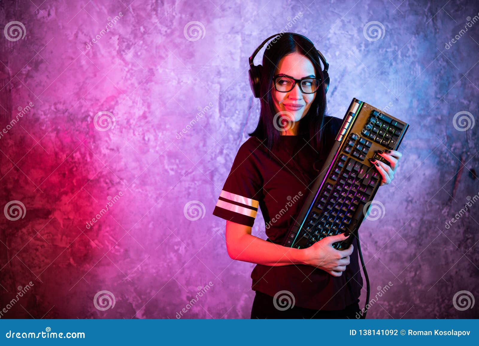 Gamer Girl Vs Reality