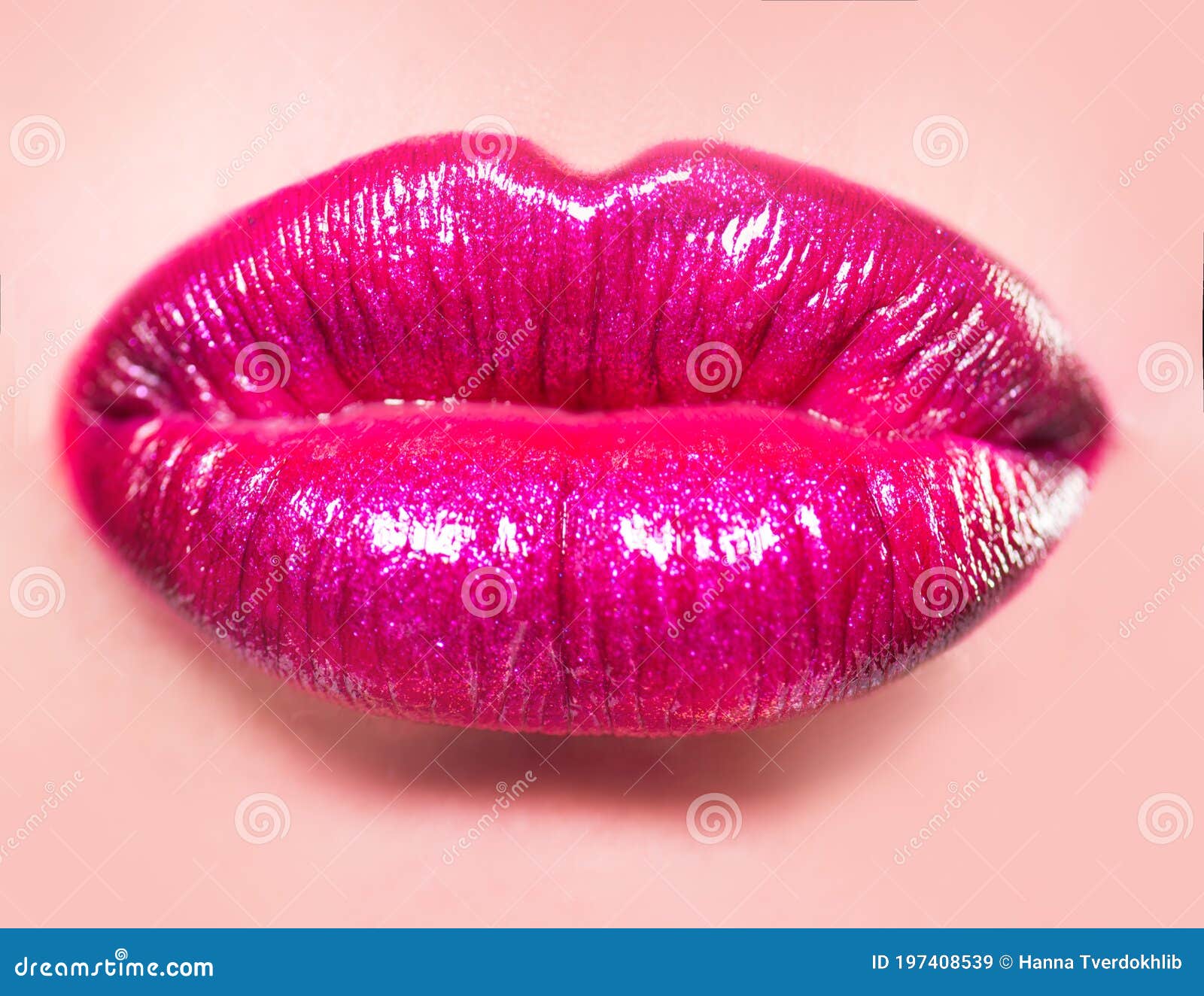 Tara Hot Lips