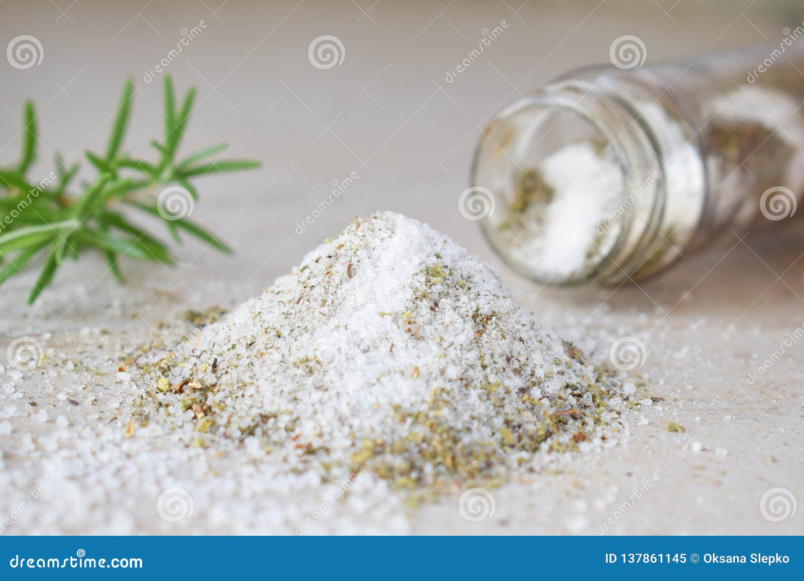 соль с розмарином. соль "вкусная соль" морская йодированная, мелкая 400 г. травы с морской солью. шалфей и морская соль. травы с морской солью.