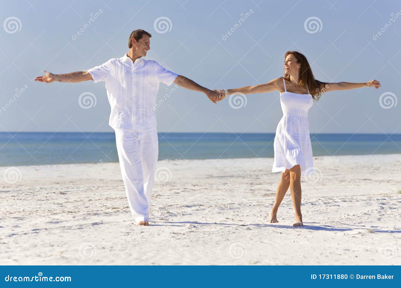 Люди в кругу держатся за руки рисунок. Кружатся вщявшись заируки. Кружатся за руки. Молодые люди взявшись за руки. Взялись за руки.