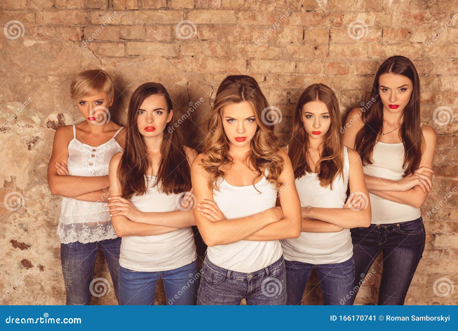 Daredorm Crossing Lips