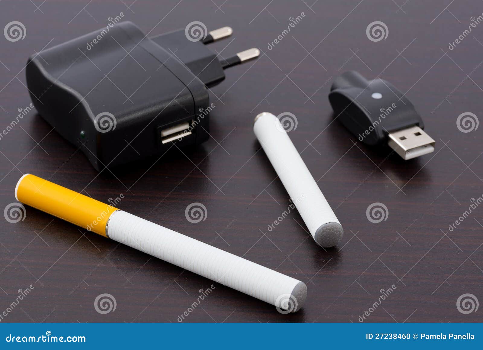 Сигареты с зарядкой купить. Электронная сигарета 4200 затяжек зарядкой. Смокер электро сигарета зарядник. Зарядное для электронной сигареты. Одноразовые электронные сигареты с зарядкой.