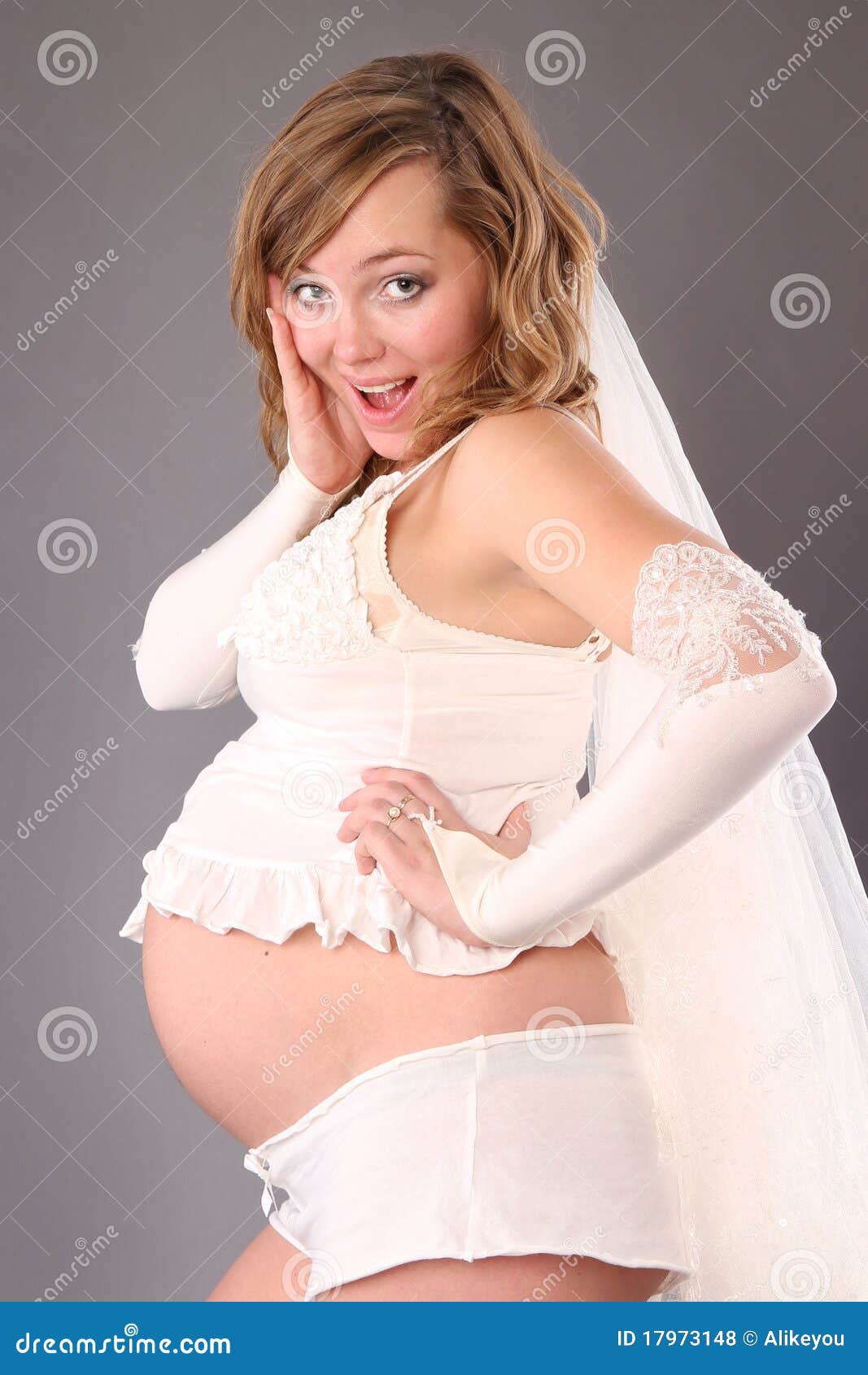Here Cums The Brides