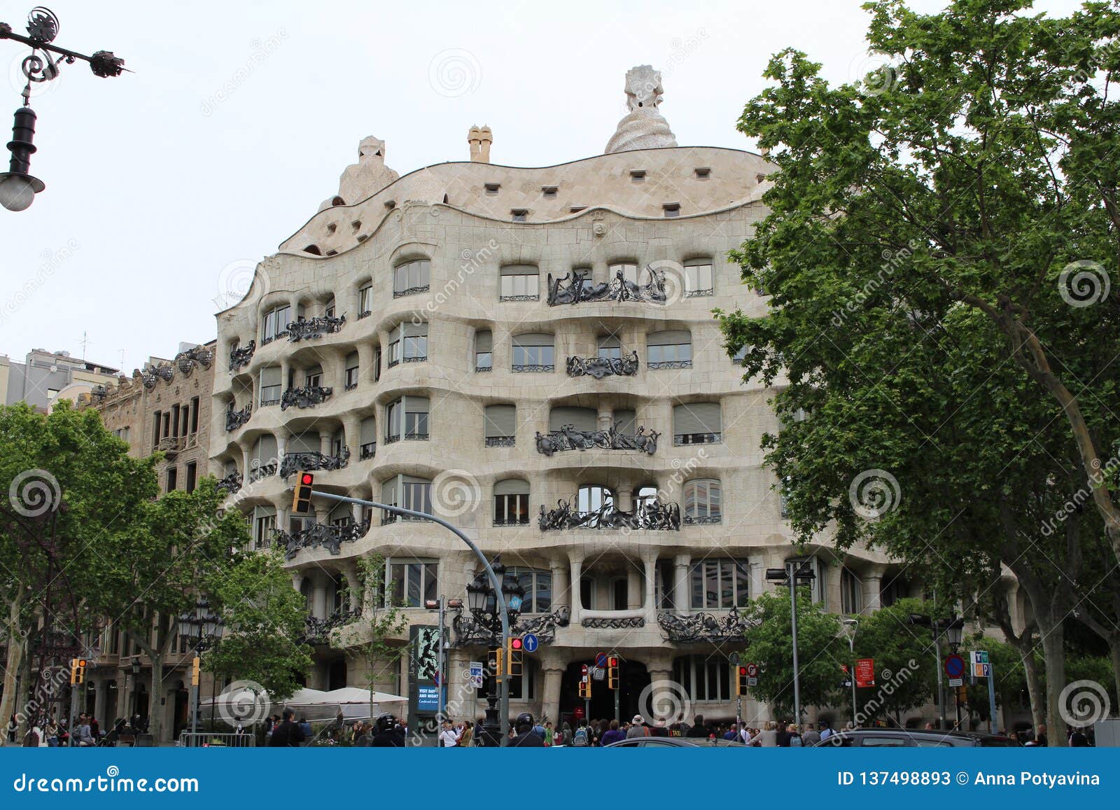 ³ En Barcelona, El Trabajo De BatllÃ De La Casa Del Arquitecto Gaudi Foto de archivo - de moderno, retroceder: 137498893