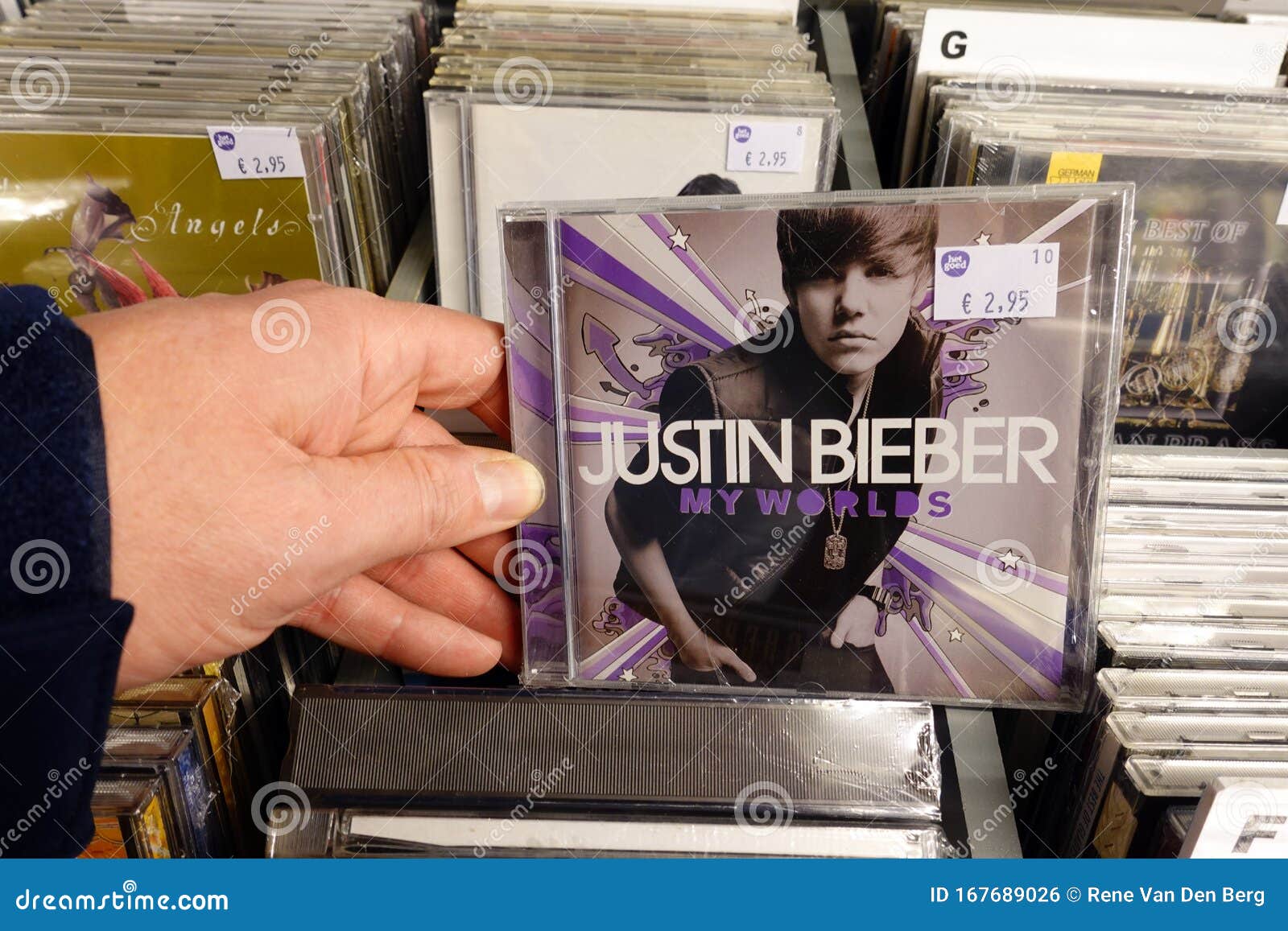 álbum De Compilación De CD: Justin Bieber - Mis Mundos Foto editorial -  Imagen de etiqueta, justo: 167689026