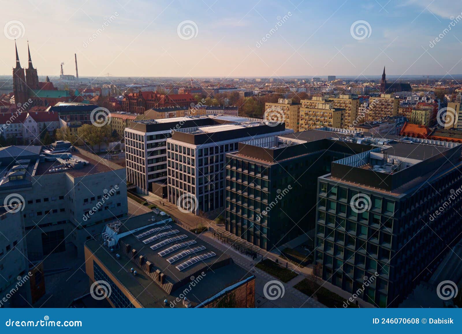 área Residencial Moderna Na Vista Aérea Da Cidade De Wclaw Foto de ...