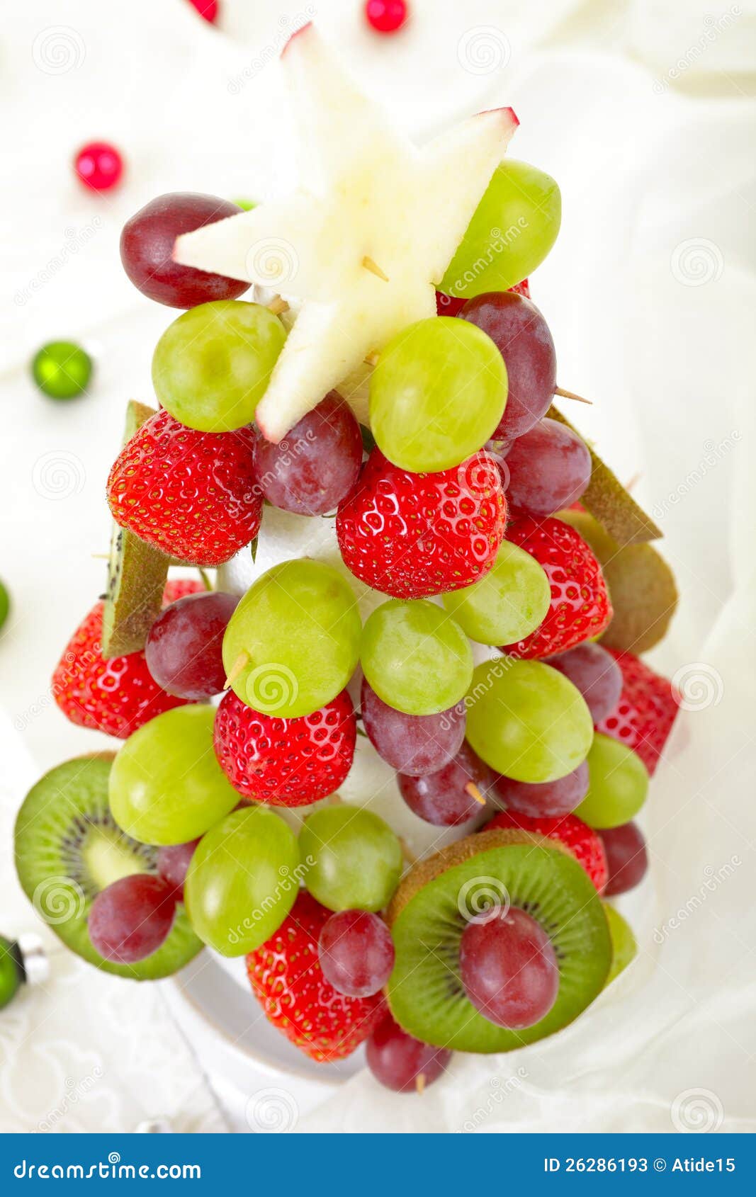 Árvore De Natal Da Fruta Comestível Imagem de Stock - Imagem de tiro,  fruta: 26286193