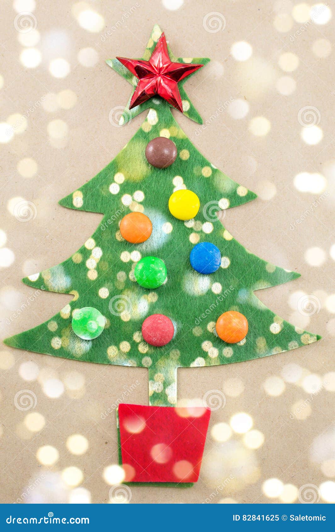Árvore De Natal Decorada Com Bombons Doces Imagem de Stock - Imagem de  silhueta, lazer: 82841625