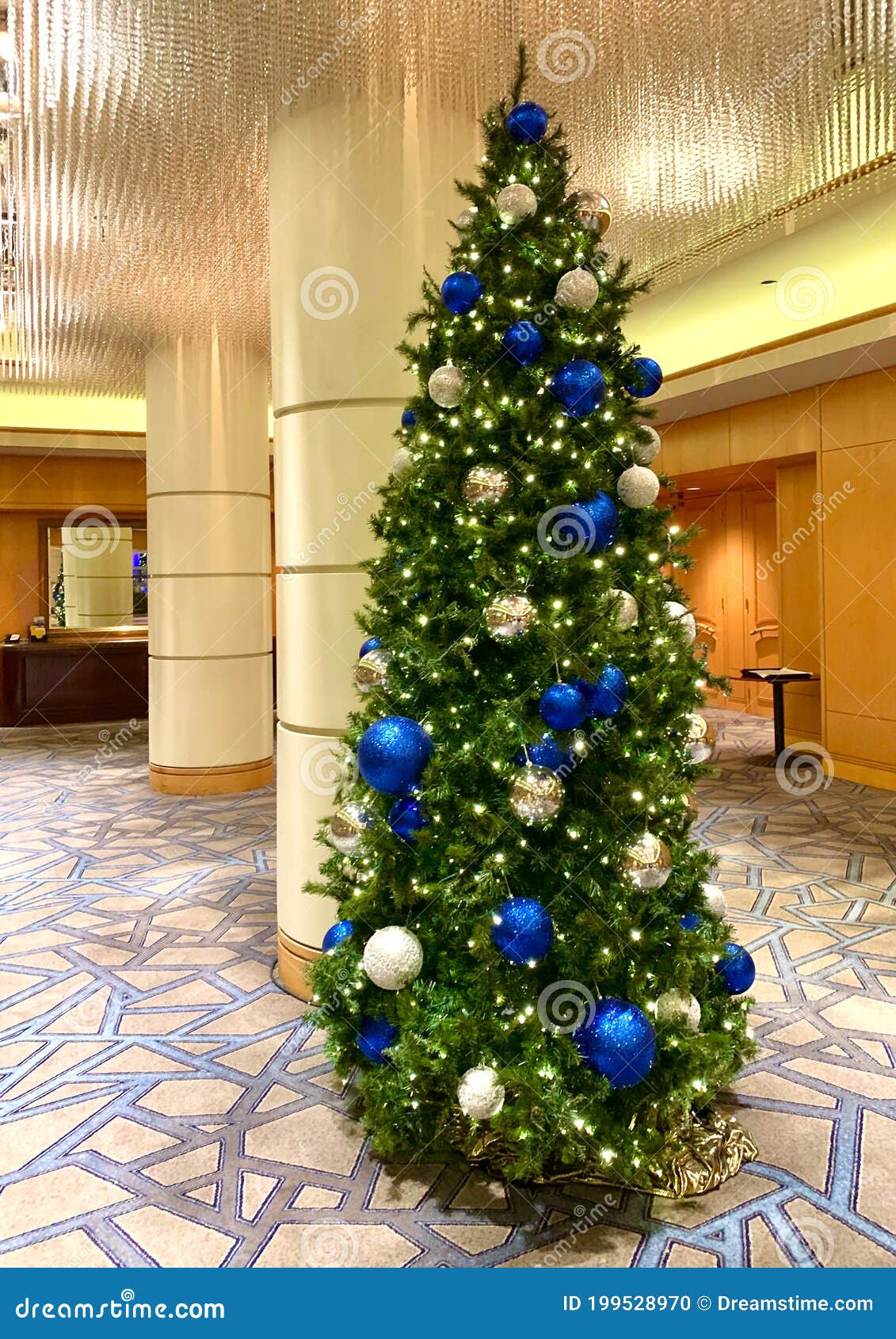 Árvore de Natal Decorada Azul e Dourado 70cm :: Primavera Design