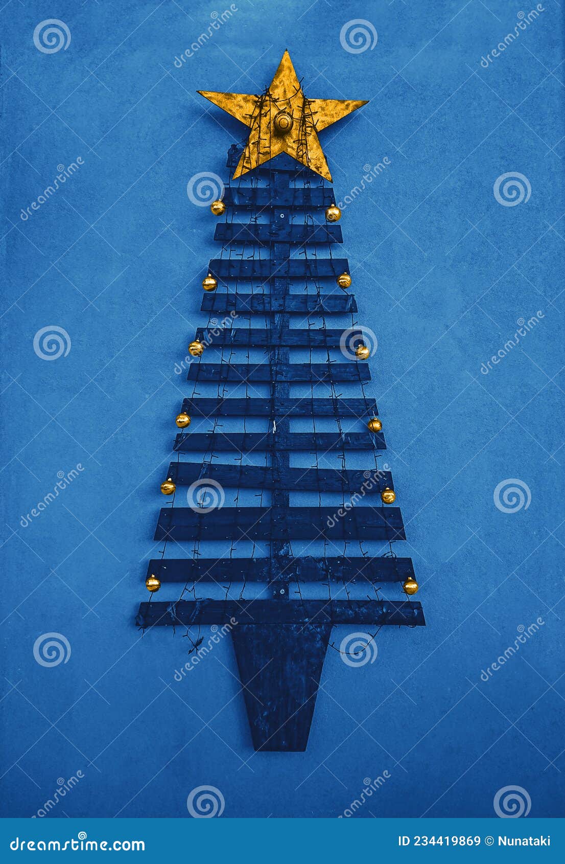 Arvore de Natal Artesanal Decorativa de Mesa em Madeira
