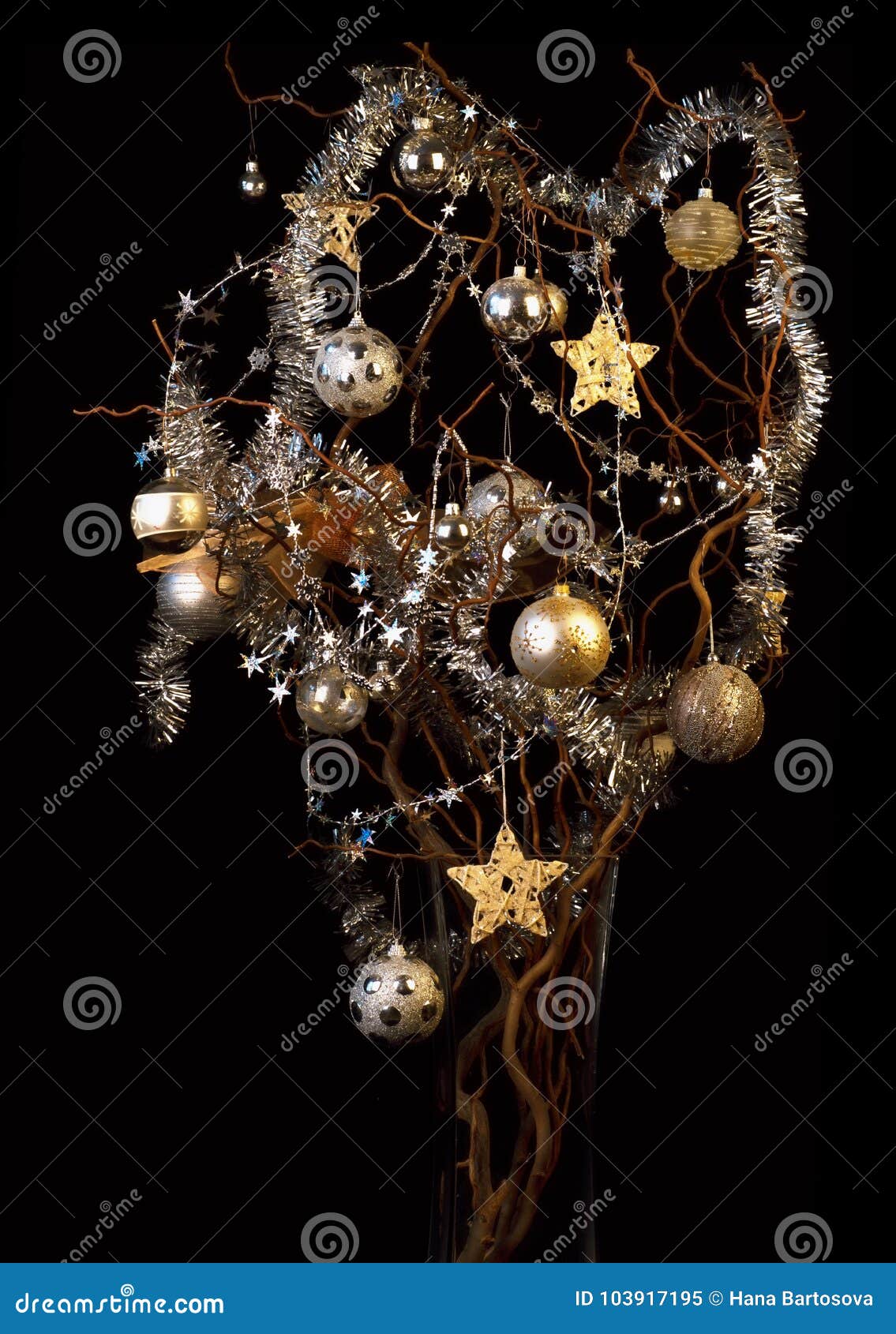 Árvore De Natal Dourada E De Prata Imagem de Stock - Imagem de filial, estilo: 103917195 Árvore De Natal Dourada E De Prata Imagem de Stock - Imagem de filial, estilo: 103917195