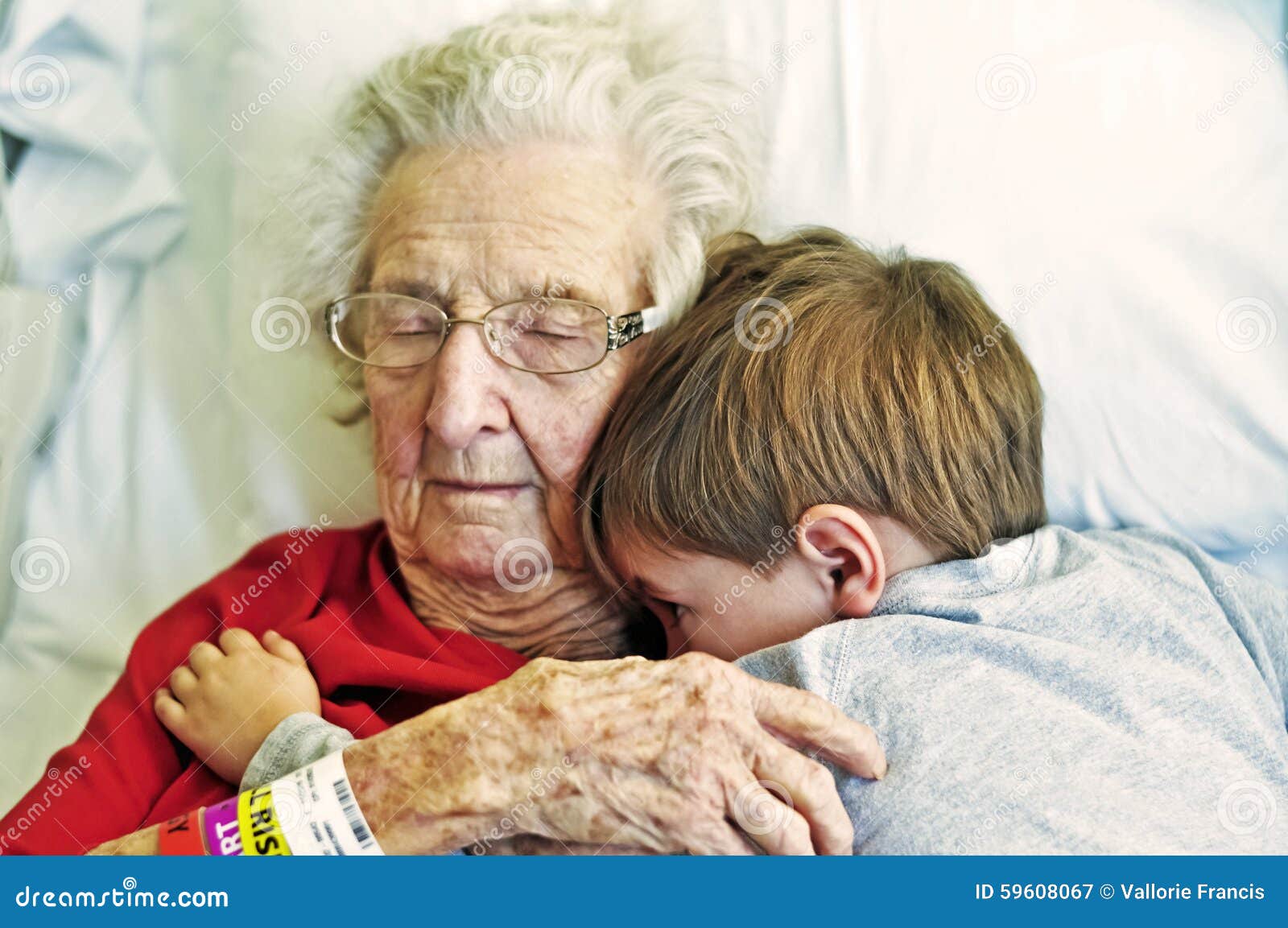 Внук навестил бабушку. Навещать бабушку. Горячая бабушка с внуком. Мальчик навещает бабушку. Внук навещает бабушку.