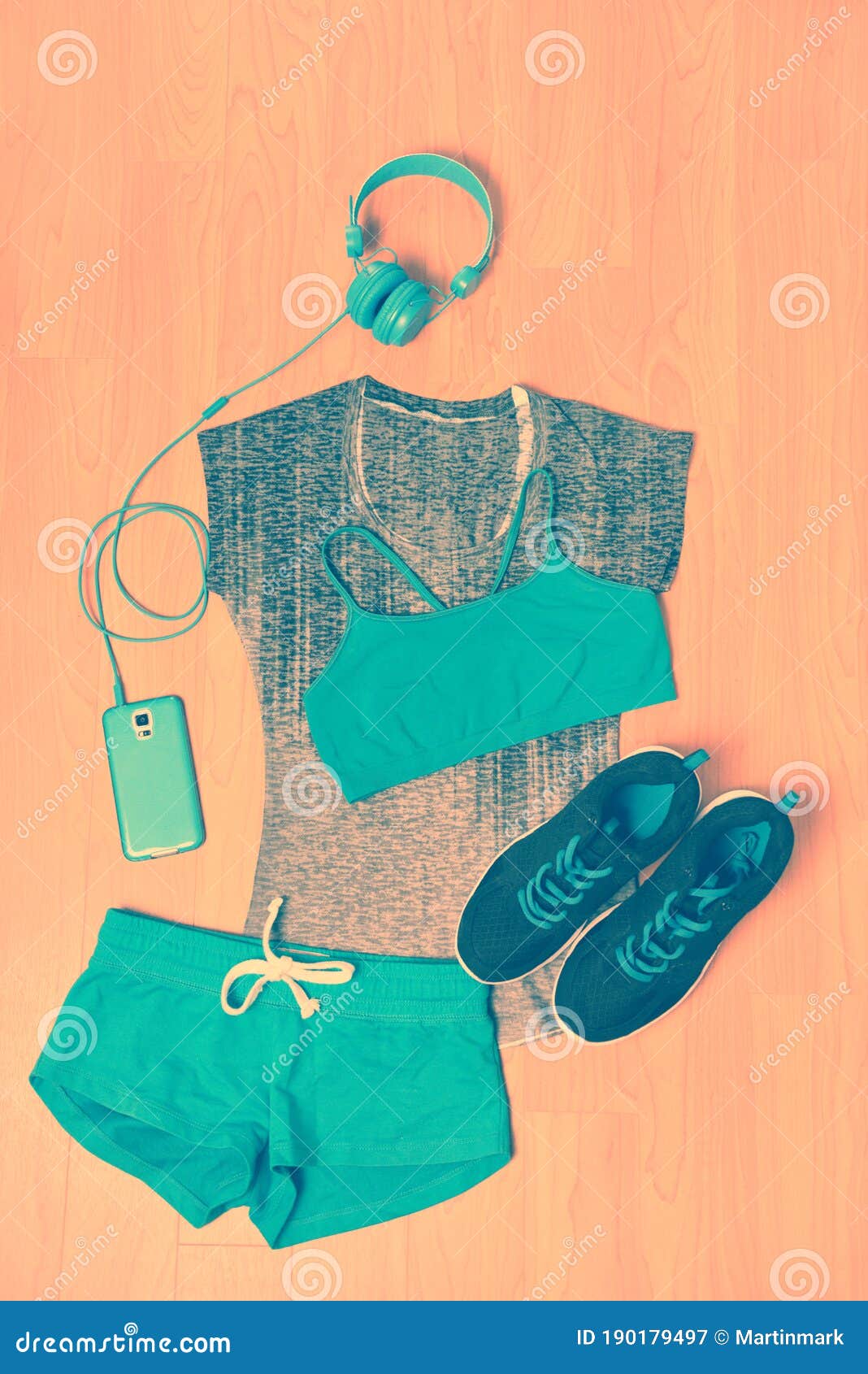 Jogging pour femme : de vêtement de sport à vêtement de mode