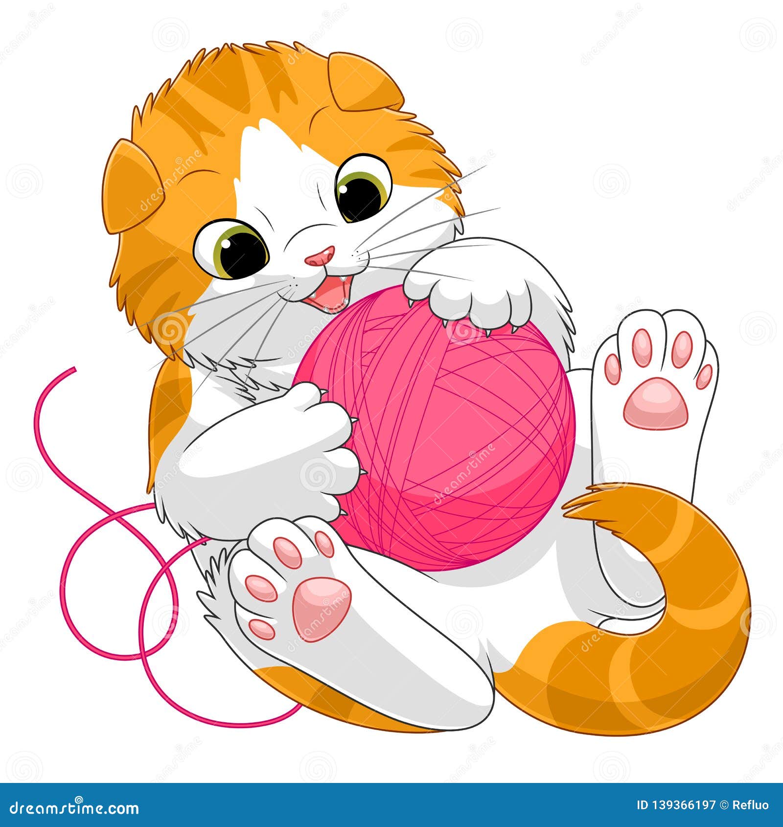 Котенок играет с клубком