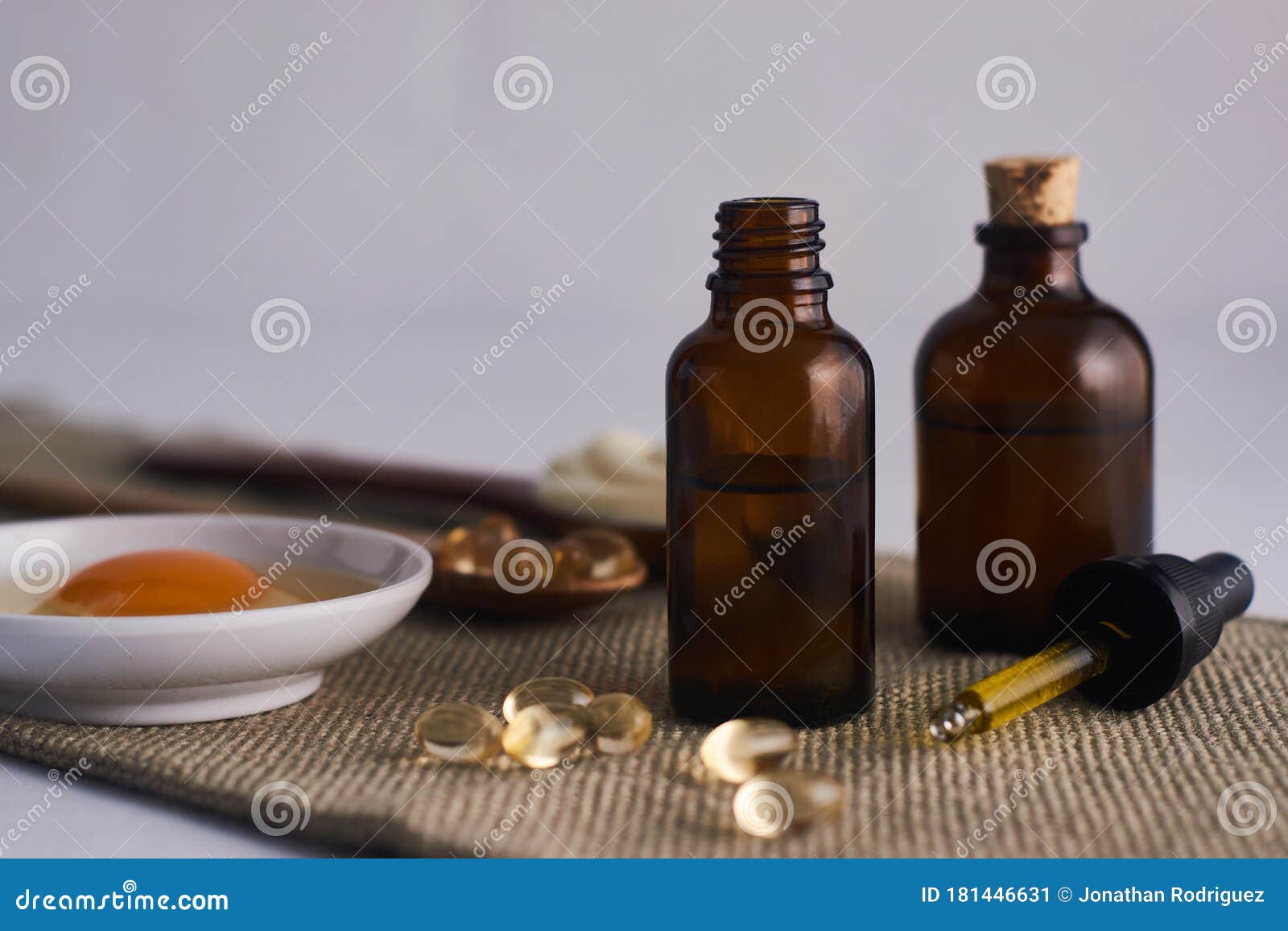 repetir etiqueta filtrar óvulo De Aceite De Oliva Y Mascarilla De Mayonesa Y Vitamina E Imagen de  archivo - Imagen de vitamina, cuidado: 181446631