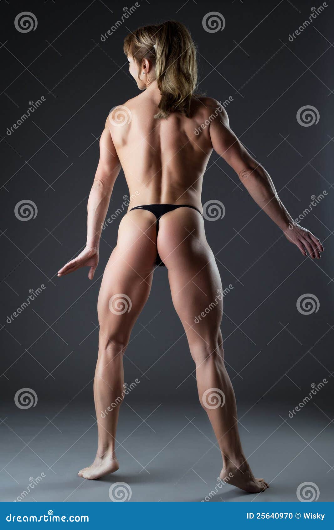 Μοντέλα γυμναστικής θηλυκό γυμνό