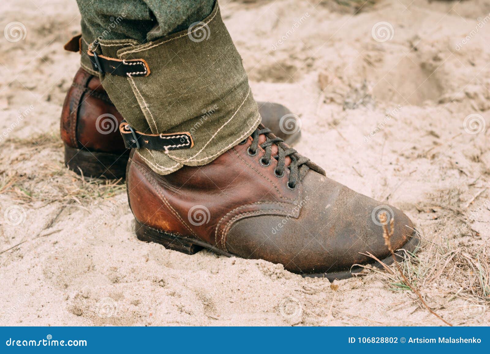 Γερμανικές στρατιωτικές μπότες Ο δεύτερος παγκόσμιος πόλεμος Στοκ Εικόνες -  εικόνα από battlement, arno: 106828802