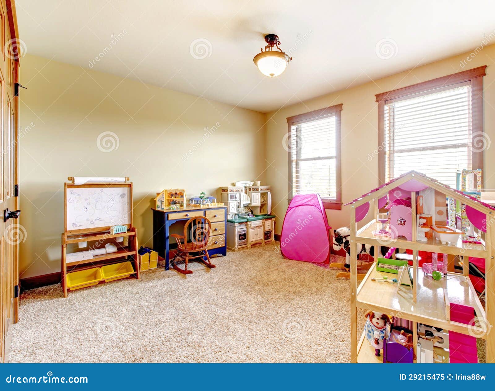 Δωμάτιο παιχνιδιού παιδιών με τα παιχνίδια. Εσωτερικός. Στοκ Εικόνα -  εικόνα από : 29215475