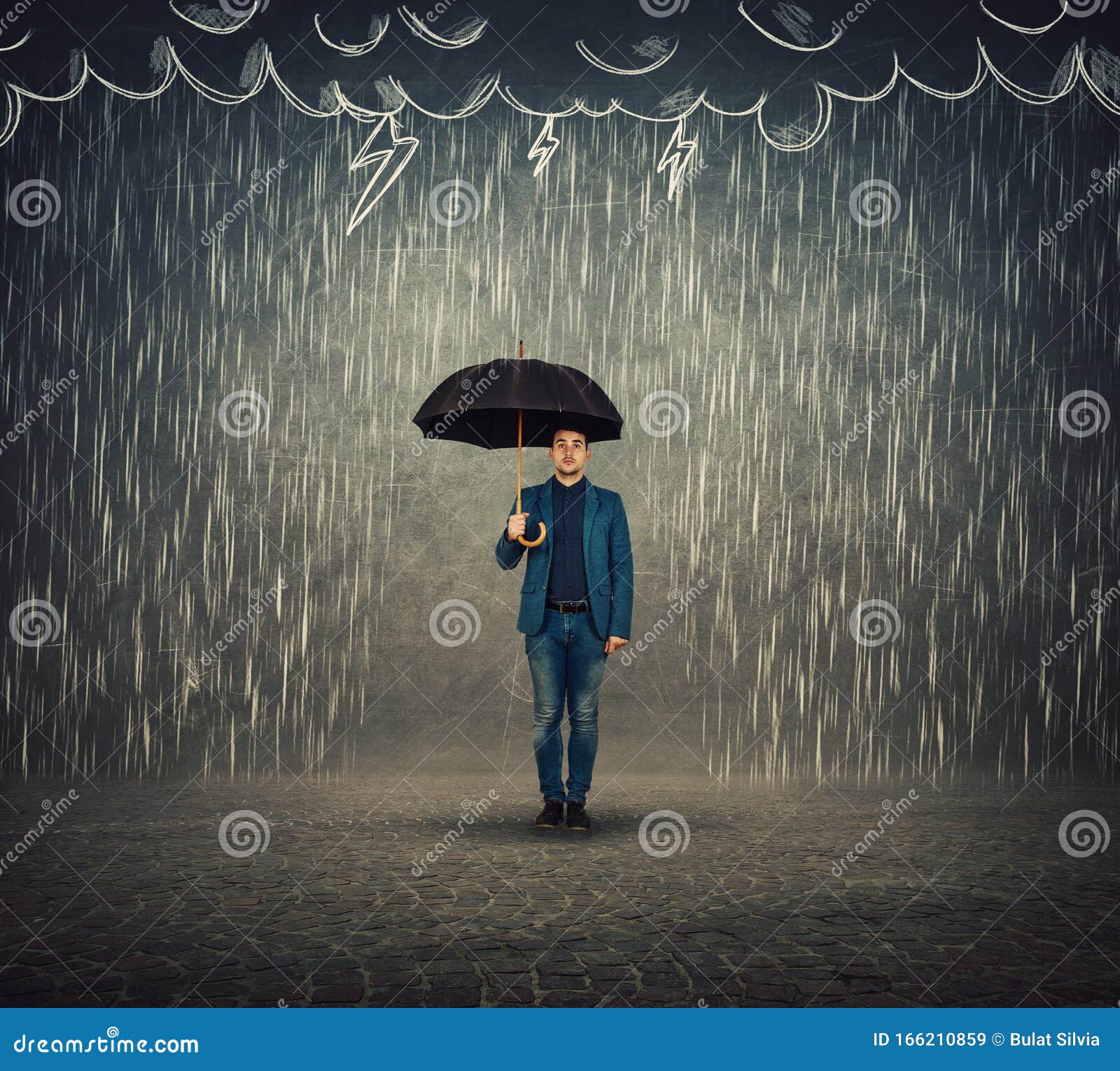 Επιχειρηματίας που στέκεται κάτω από την ομπρέλα ως προστασία σκετς  καταιγίδας Ασφαλιστική εταιρεία, έννοια της ασφάλειας των επι Στοκ Εικόνα -  εικόνα από : 166210859