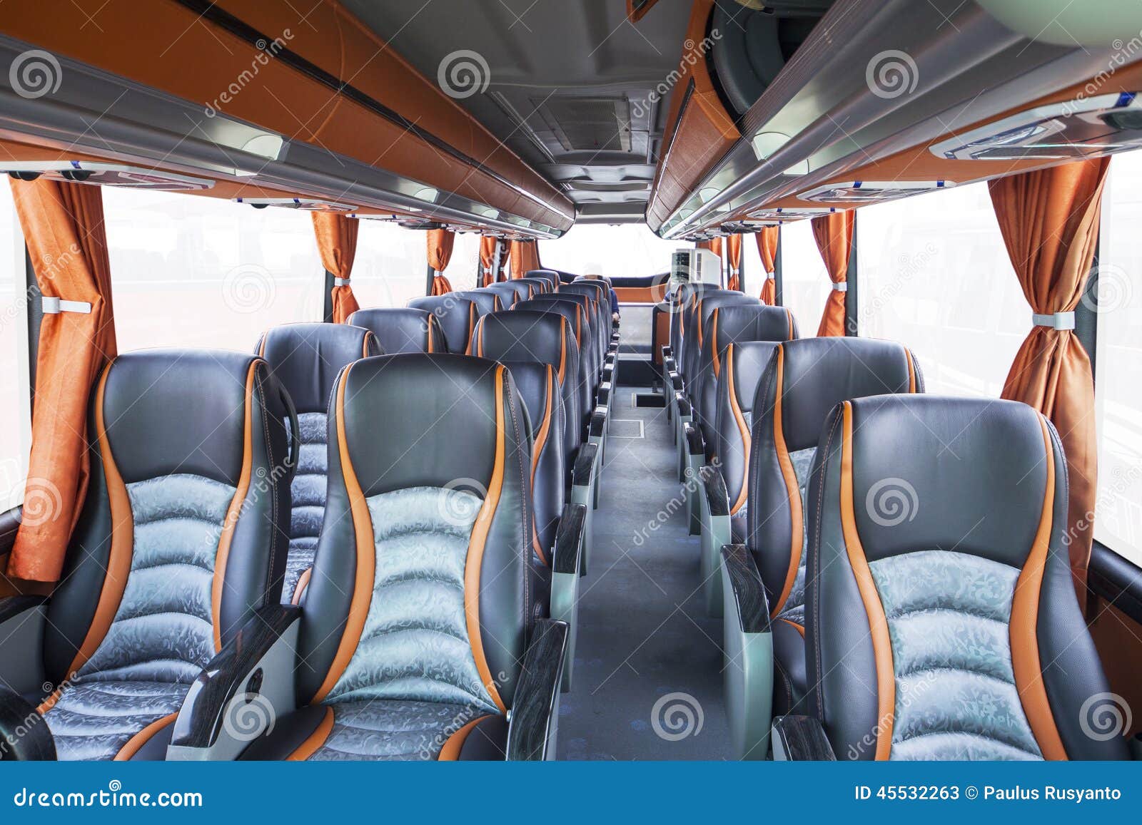 Καθίσματα του λεωφορείου τουρισμού Στοκ Εικόνα - εικόνα από : 45532263