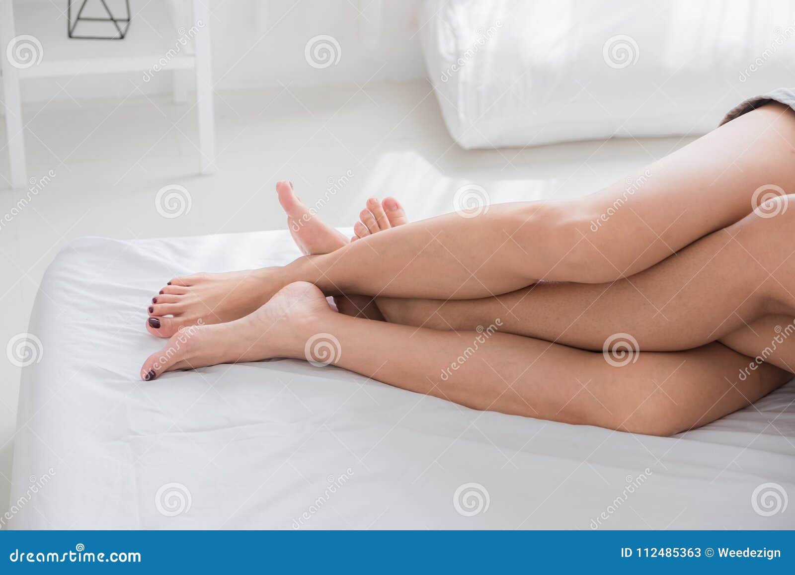 γυμνό λεσβιακό πόδια